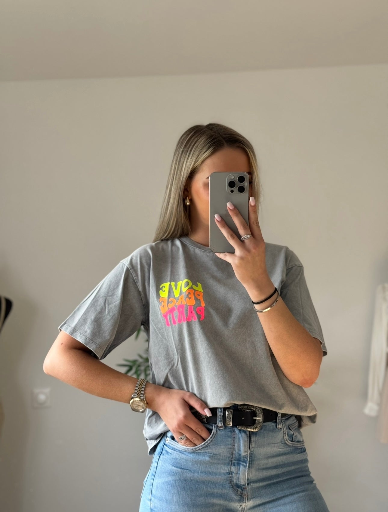 T-shirt “Love Peace Party”