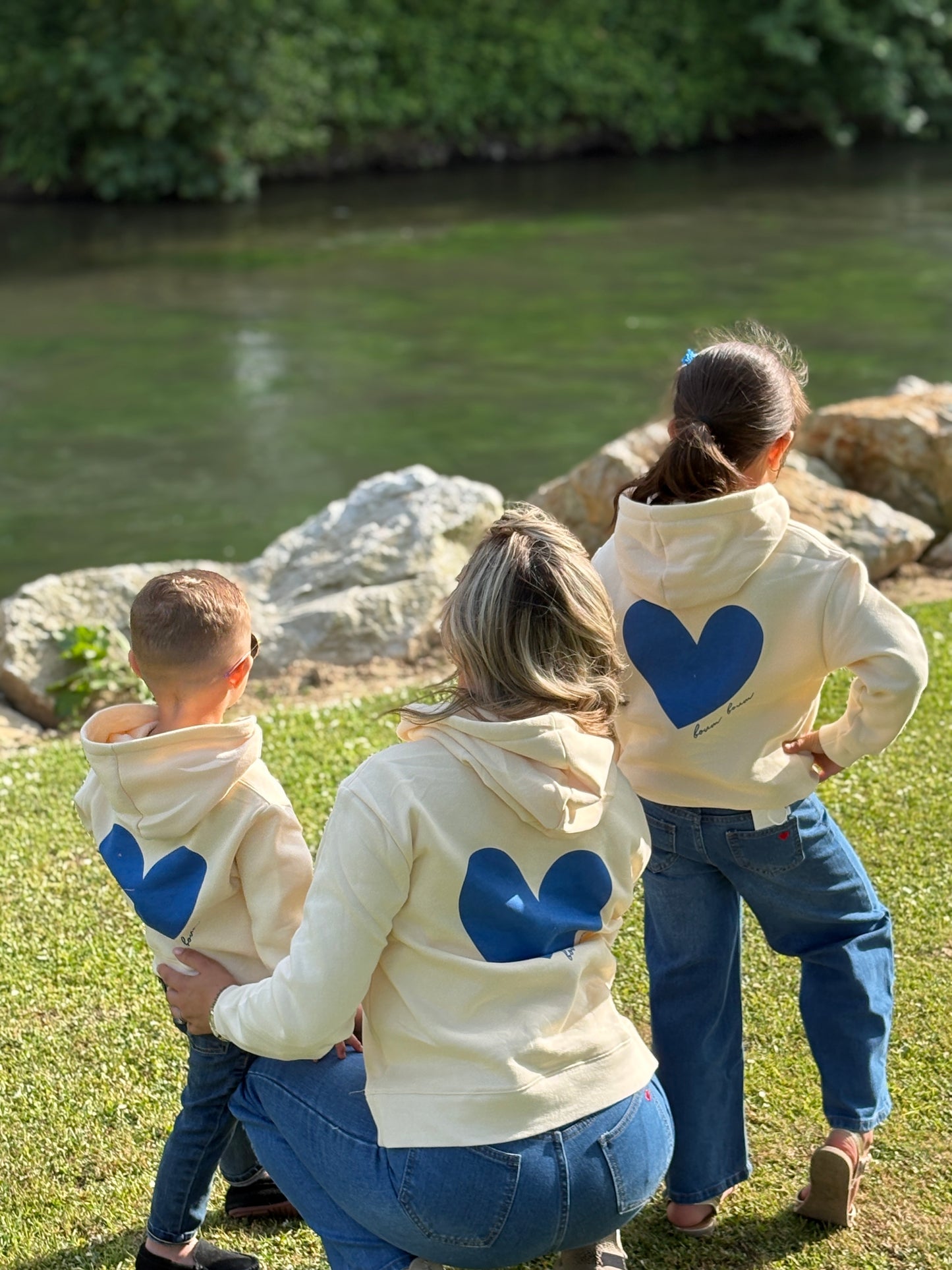 ! REASSORT ! Sweat enfant unisexe – Cœur bleu