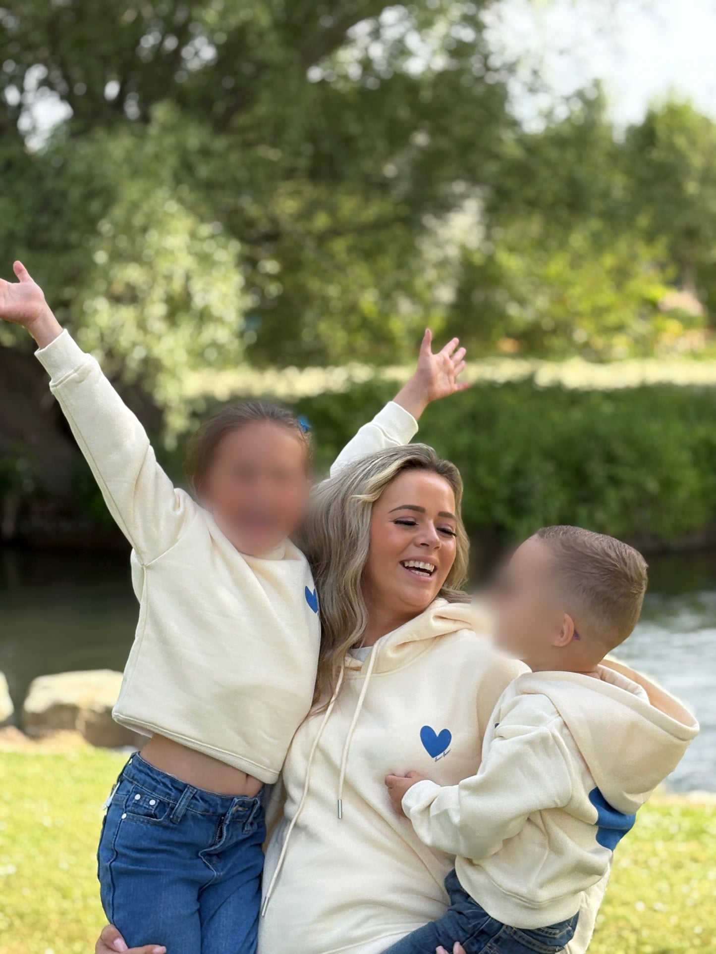 ! REASSORT ! Sweat enfant unisexe – Cœur bleu
