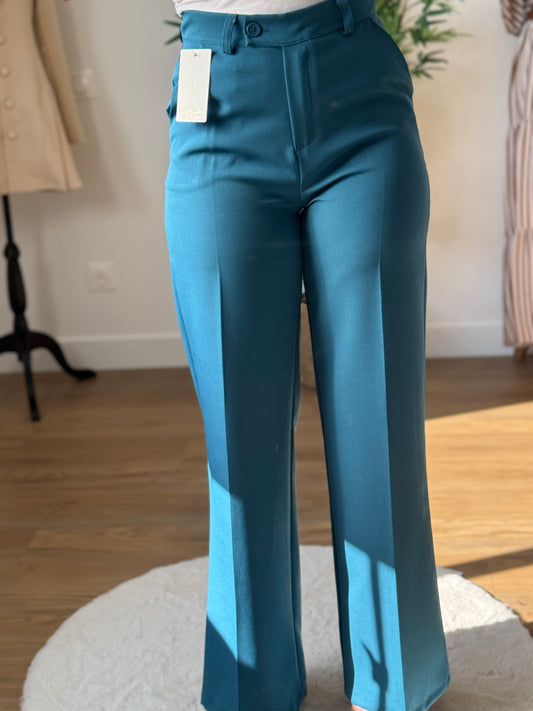 Pantalon Tailleur Évasé – Élégance & Confort