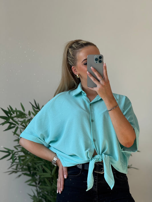 Chemise menthe – coupe loose & nouable