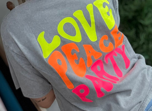 T-shirt “Love Peace Party”